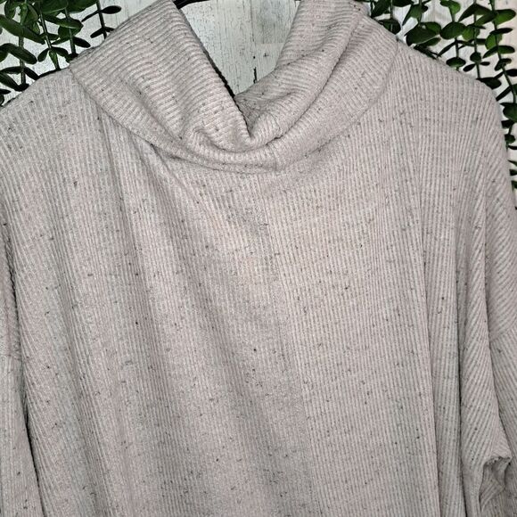 NWT Joan Vass NY Long Sleeve Turtleneck - Picture 6 of 10